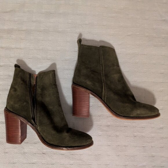 Olive green suede heeled boots by Seychelles - Picture 2 of 6